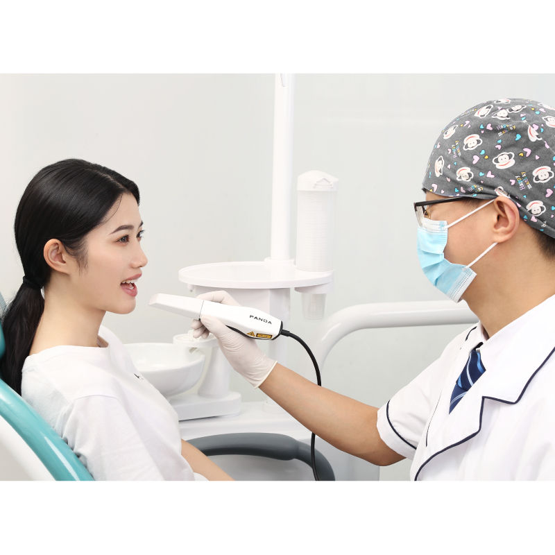 Intraoral scanner